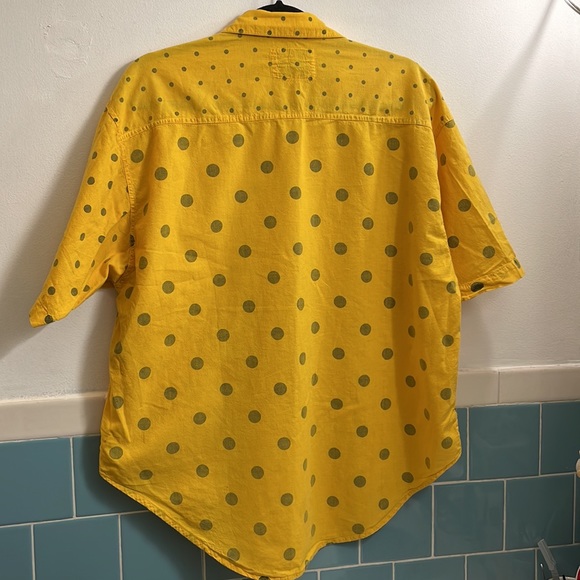 Vintage yellow polka dot button up - Picture 2 of 4